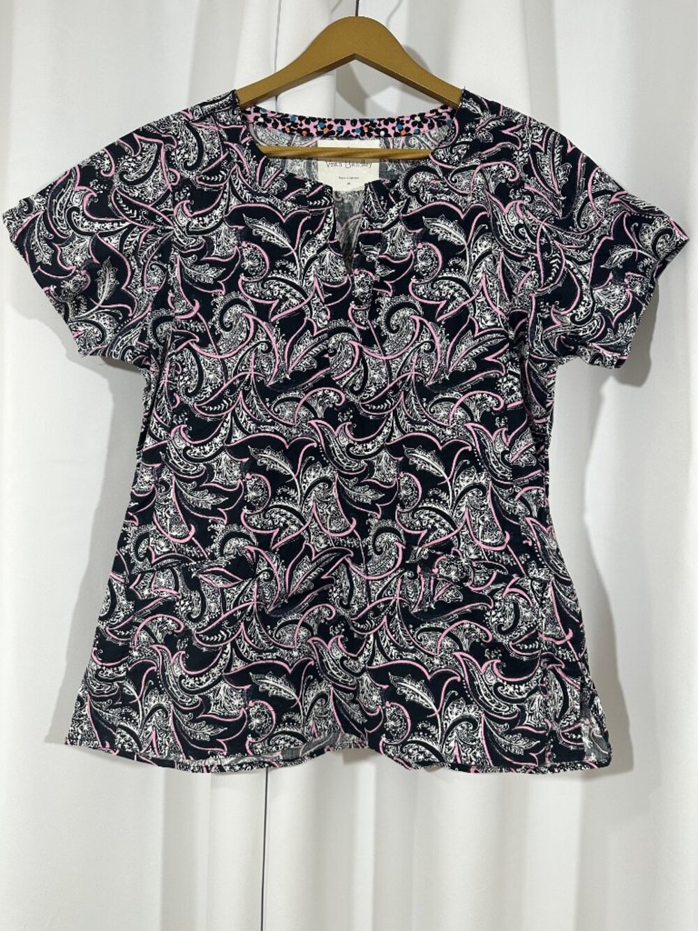 Vera Bradley Scrub Top Medium Paisley Floral Print Cotton Stretch Nurse Medical